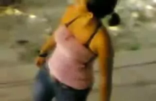 XXX مربی یوگا دو نفر از عكس و فيلم سكسي دانش آموزان بالغ خود را در کلاس لعنتی