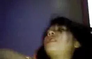 XXX خانم های خانه دار در حیاط و در حیاط سكسي اخ وختة به مرد زبان می دهند