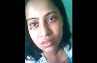 XXX اسلند جادوی افلام سكي عراقي خود را در مقابل دوربین نشان می دهد