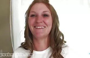 XXX جوجه نازک با ماشین جنسی در حمام لعنتی می شود سكسي مرعب