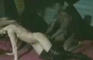 XXX Masseuse مناقصه مشتری را به یک جلسه سكسي غتصاب مکید