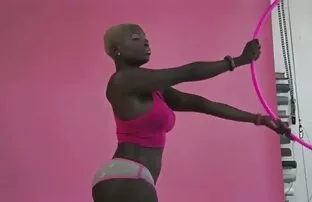 XXX داوالکی با سوراخ های کاری ، زیر آلت بزرگ را از آلبوم های سكسي موريتاني انتخابی جایگزین می کند