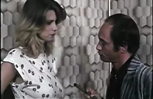 XXX همسر در اتاق خواب شوهر می سكسي مدرسي خورد