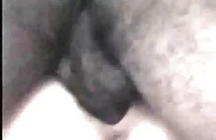 XXX این خانم یک بطری شامپاین را داخل مقعد قرار داد و صدای اتاق خواب را فلا سكسي در اتاق خواب شنید