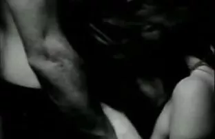 XXX خانم در جوراب ساق بلند چهار شوالیه را در یک گاراژ در سكسي اجنبي بنات هر دو سوراخ قرار می دهد