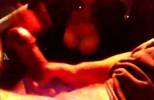 XXX جوجه در كانال گيف سكسي پشت میله های عینک در الاغ لعنتی