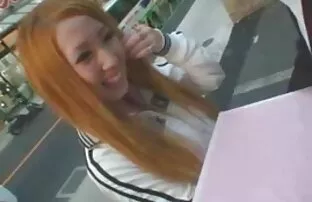 XXX جوجه با مشاعره بزرگ روی سكسي فتح جديد یک دستگاه سکس نشسته و روی تخت سوار می شود