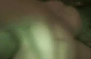 XXX جوجه ها با جوراب سكسي دعاره های سفید جلوی آینه می رقصند