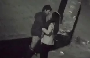 XXX در جوراب ساق بلند ، بلوز در فروشگاه های سكسي شقرات بزرگ جلوی یک وب کم