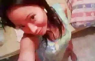 XXX فاکر شکاف سكسي إسباني دختر بچه موی سر را در پاشنه پاک می کند و او را پاره می کند