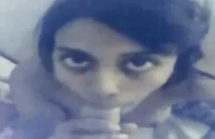 XXX رئیس یک نوار در بیدمشک وزیر خار مودار صور سكسي ساخنه خود را بر روی میز کار قرار داده است