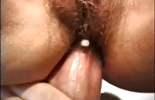 XXX شخص ممکن است فيلم سكسي تارزان زن برزیلی جذاب را با عینک مقعد کند