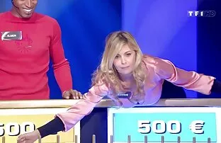 XXX این ورزشکار روی مبل کنار پنجره لواطه سكسي و تلویزیون پاره شد