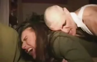 XXX دختر روسی لباس خود را برداشته و خروس شریک زندگی را مکیده سكسي بالمطبخ است