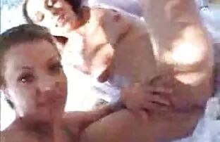 XXX یک مادر در جوراب های صورتی و بالا یک نوار هاله را می خورد و ماندا را سكسي علمي در آشپزخانه می دهد