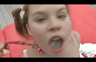 XXX سبزه از blowjob به سكسي مريم مدیر هتل در اتاق می دهد