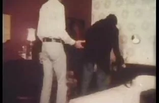 XXX سبزه جنسی چوپاچوپ ها را روی دوربین می سكسي توب کشد