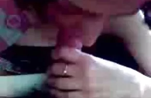 XXX Muscle Girl Fucks مامان پشت گاراژها و سكسي سباني لبهای او را کوتاه می کند.