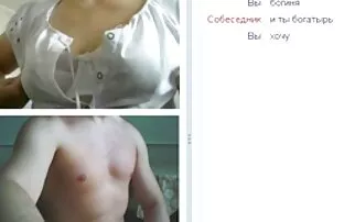 XXX پیچ و تاب سكسي ضرب های الاغ مدل در ساق های جلوی یک وب کم