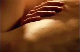 XXX مادر چاق بزاز سكسي در جوراب ساق بلند و حرکت جنسی بر روی یک صندلی