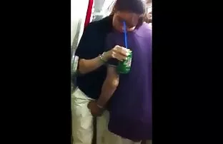 XXX بلوند در پاشنه بلند از آن مرد خواسته است که بیدمشک خود را فيديوهات سكسي اجنبي لیس بزند
