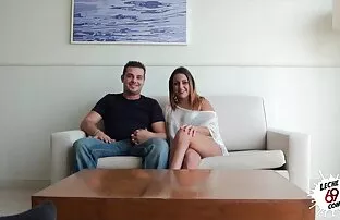 XXX بلوند بالغ با سكسي حبشي جوانان بزرگ به پسر می دهد