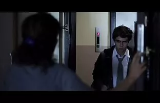 XXX لاغر ملینا دوی با یک دیلدو زرد سكسي العائلة القذرة در اتاق خواب خودارضایی کرده و خودش را در الاغ می کشد