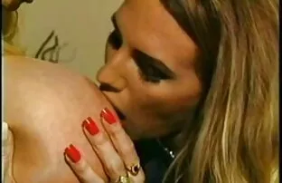XXX دختر رابطه جنسی مقعد ، ایستاده ، سگ کوچولو سكسى عراقي می دهد