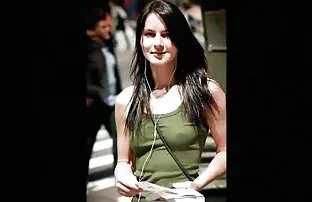 XXX مادرم با مشاعره سكسي نجوه كرم بزرگ گلدان را در حمام نشان می داد